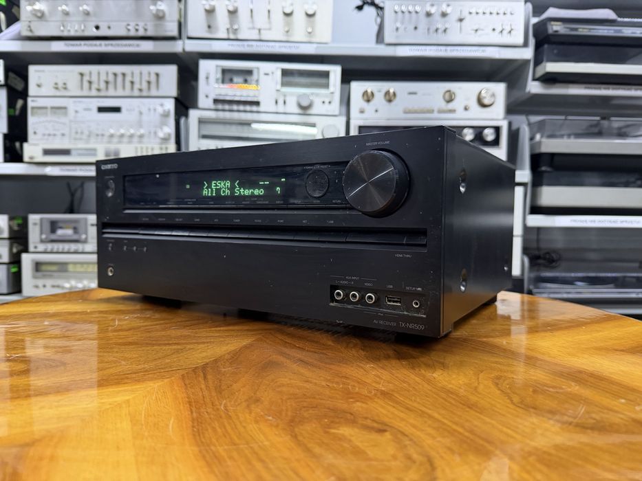 Amplituner Onkyo TX-NR509 Audio Room