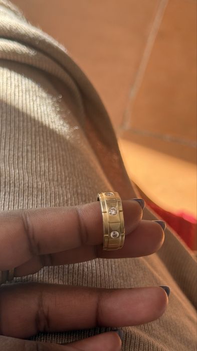 Aliança ouro 9k em bom estado