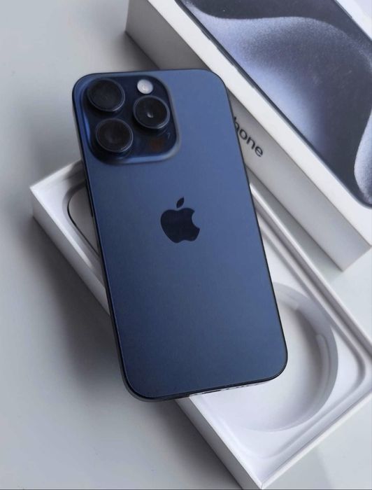 Vendo iphone 15 pro max azul 256gb