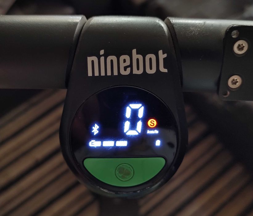Hulajnoga Ninebot ES4 dwie baterie.