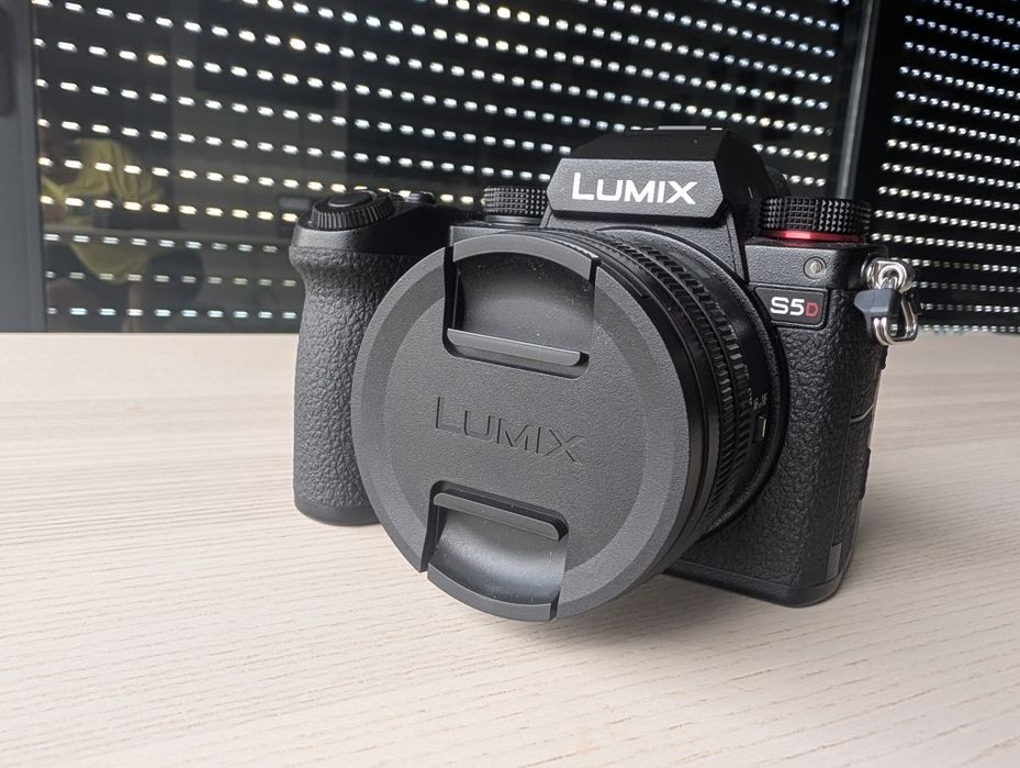 Lumix S5D+(18-40 mount L)+anamorphic lens