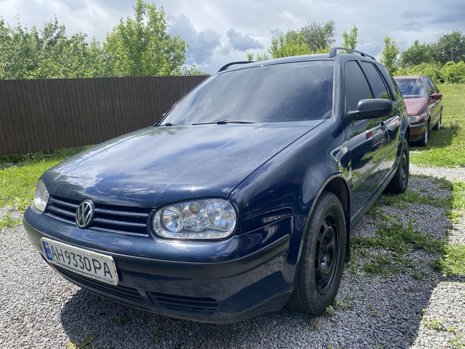 Продам автомобіль Volkwagen Golf
