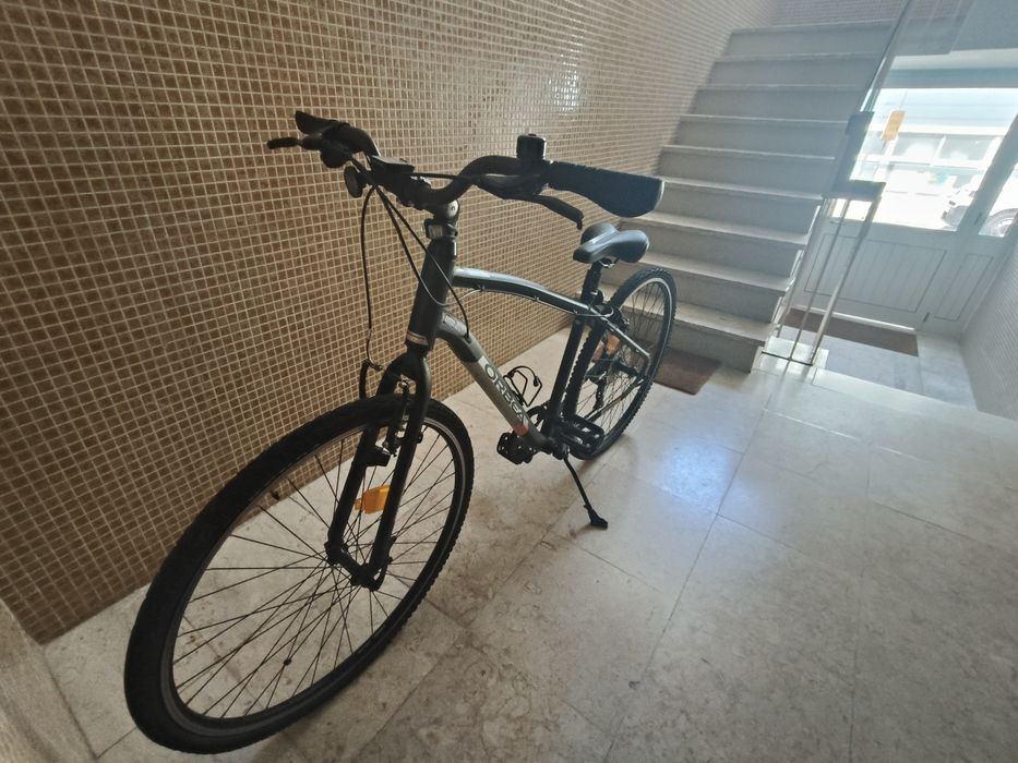 Bicicleta.      .