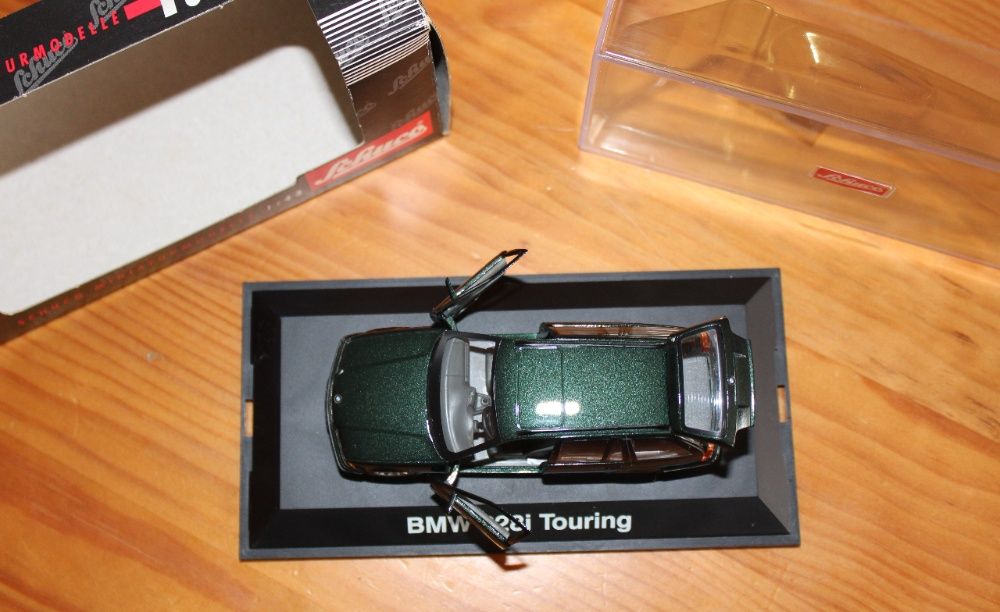 Miniatura - BMW 328i Touring - SCHUCO (1:43)