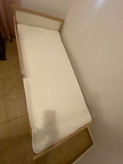 Cama de criança com colchão