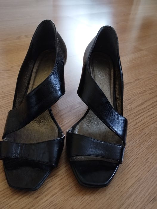 Sprzedam buty sandały używane raz