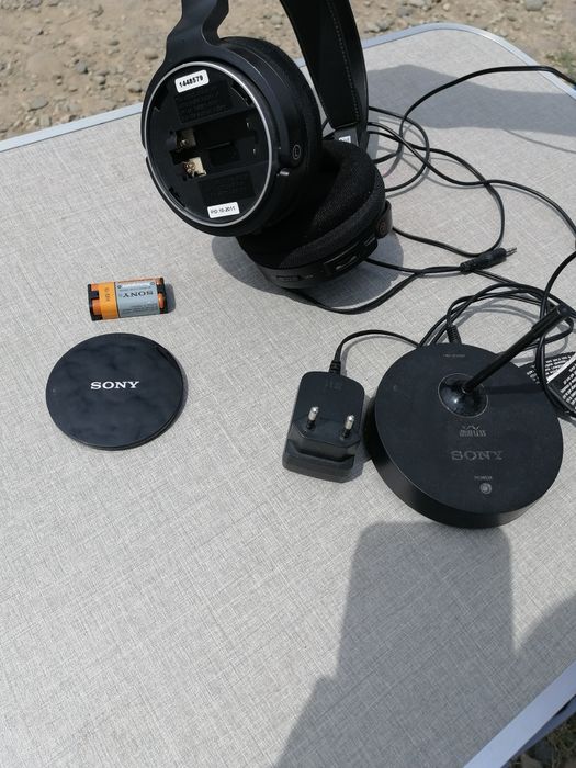 Навушники безпровідні SONY MDR-RF810R.