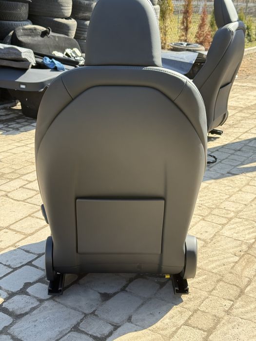 Tesla Model Y Juniper • салон