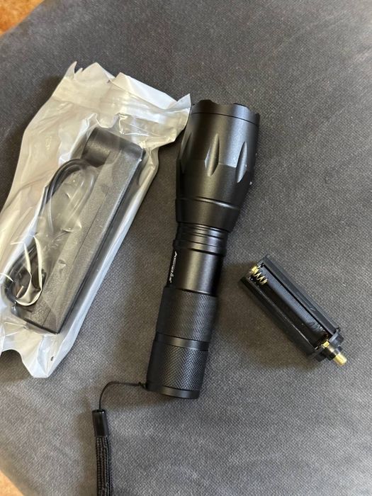 Фотофонарь фотоліхтар живлення на  акамуляторі і батарейках