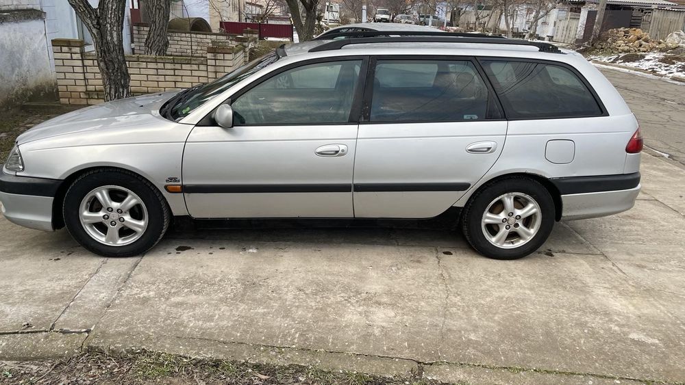 Продам Тойота Авенсис