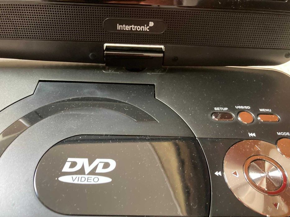 aparelho dvd portatil com alçca para encosto de bancos de carro