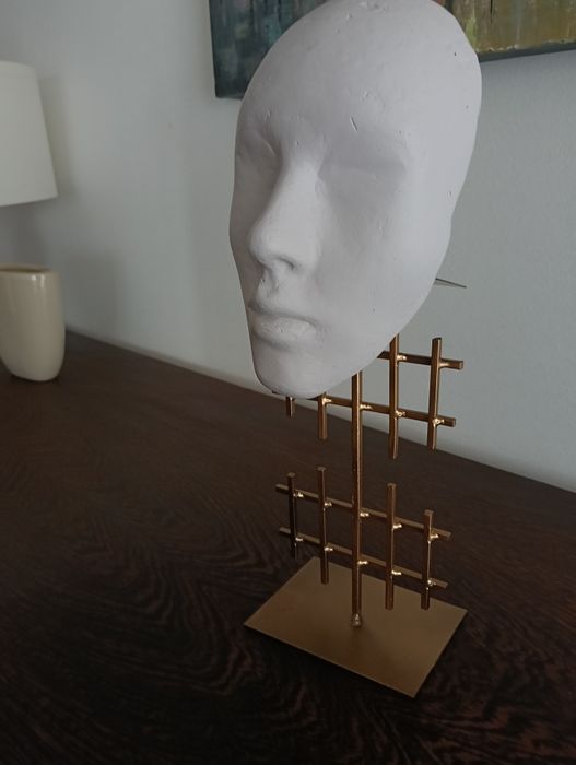 Estátua/ escultura original e única de autor com 36 cm de altura