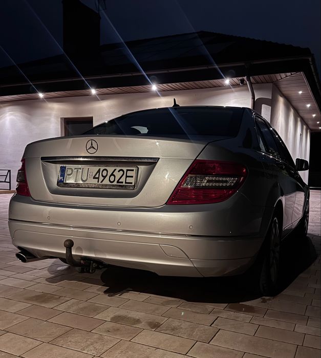 Sprzedam Mercedes-Benz C-Klasa  Sedan 2010 r. Awangarde Silnik: 2.2 CDI (170 KM)