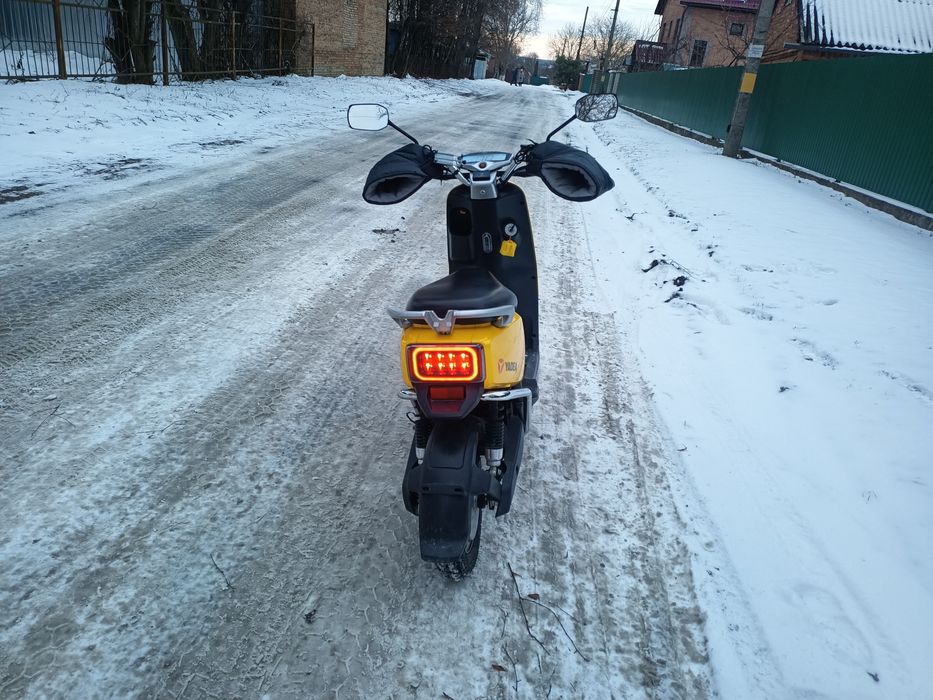 Оренда електроскутера(Вільний) (мопеда)  Glovo