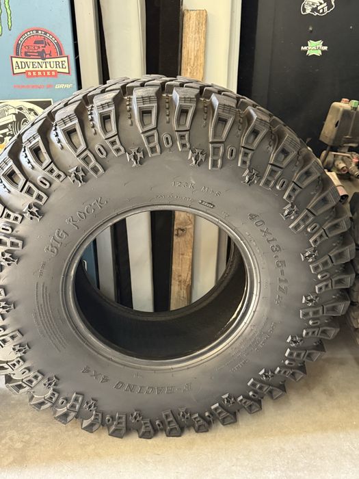 Vendo Pneus BIG ROCK 40 13,5 R17