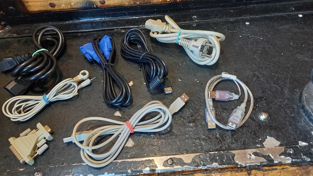 Кабеля VGA-VGA,USB 2.0.для пинтера,сетевой,ИПБ и др.