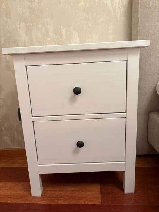 Duas Mesas cabeceiras novas ikea Hemnes