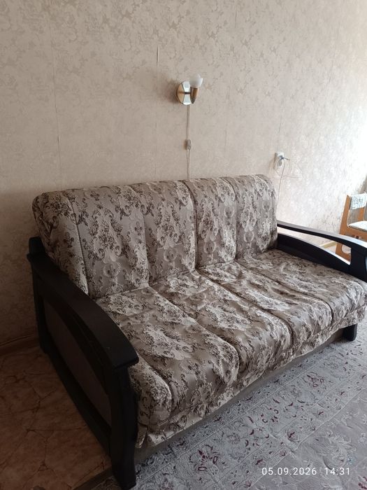 Софа розкладна 1,6 м шириною б/в