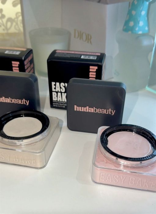 puder Cupcake od Huda Beauty