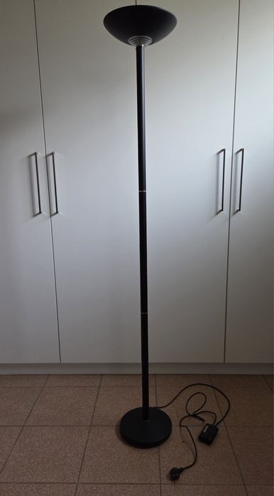 Candeeiro de Pé Alto