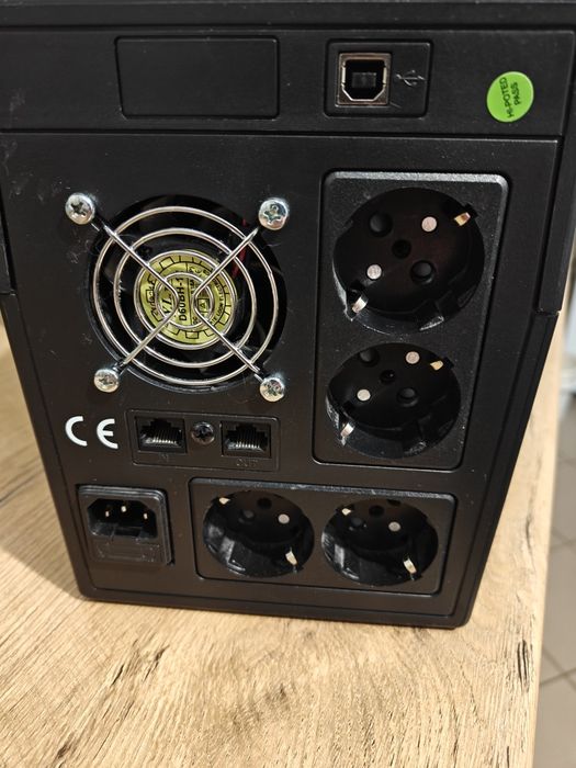 Лінійно-інтерактивне ДБЖ Green Cell UPS05 2000VA