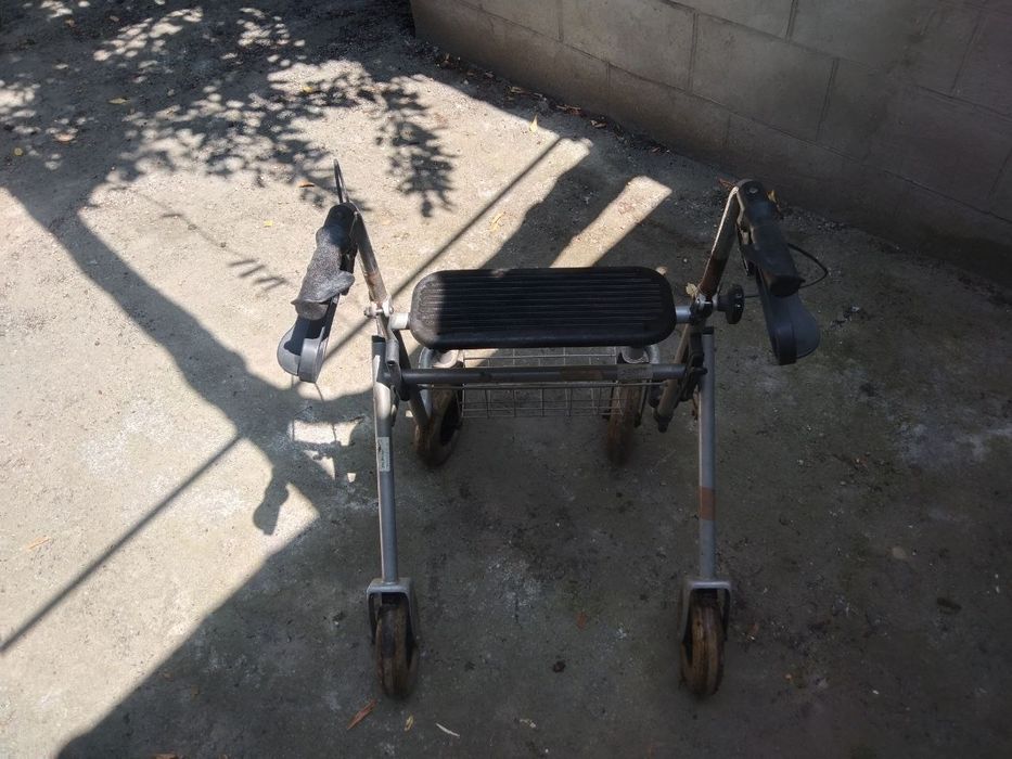 Ходунок большой.