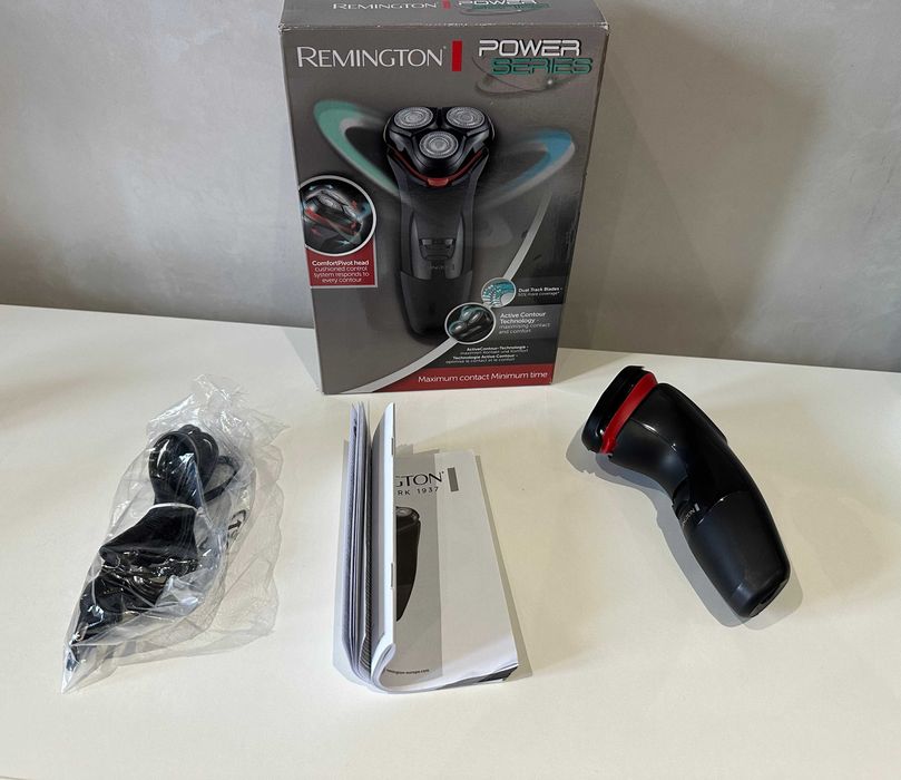 Електробритва чоловіча Remington PR1330