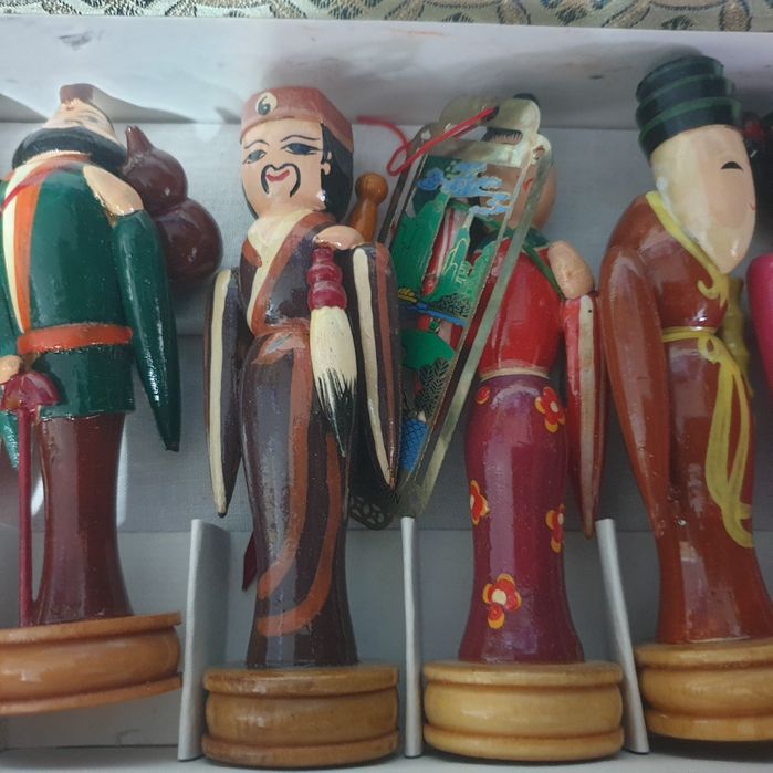 Os oito deuses imortais em madeira