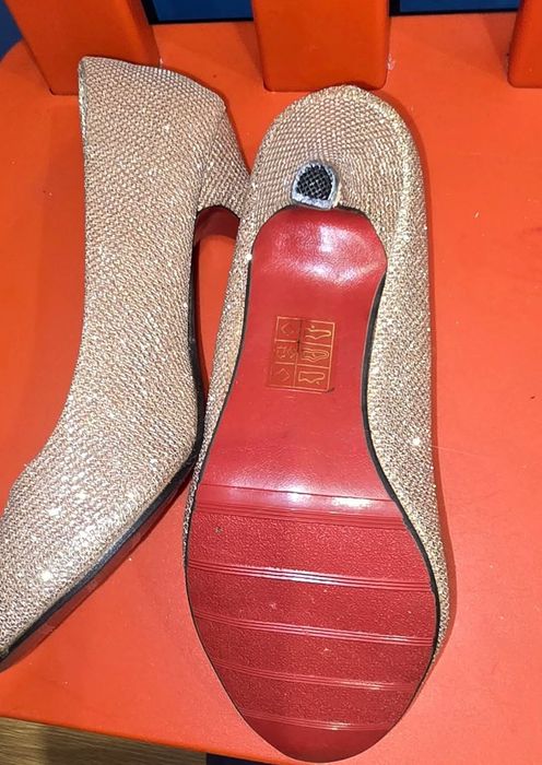 Buty na  obcasie