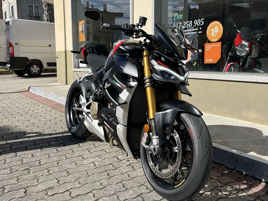Ducati Streetfighter V4S
