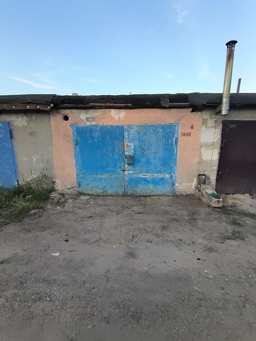Продам  гараж за лікарнею.