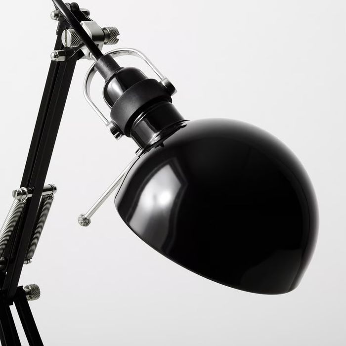 Lampa stołowa IKEA FORSA – elegancka i funkcjonalna