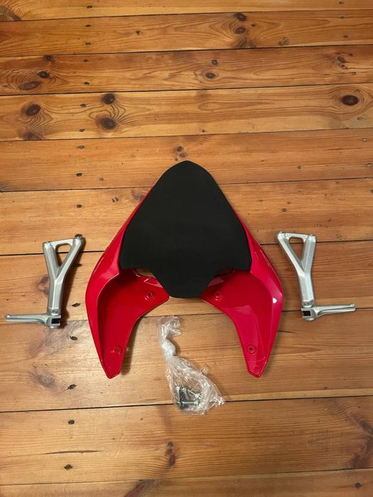 Siedzenie ogon podnóżki Ducati Streetfighter V4