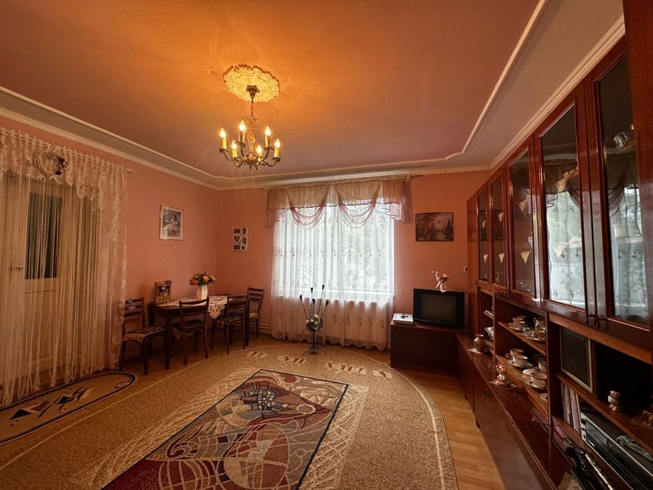 Продаж будинку в берегівському районі