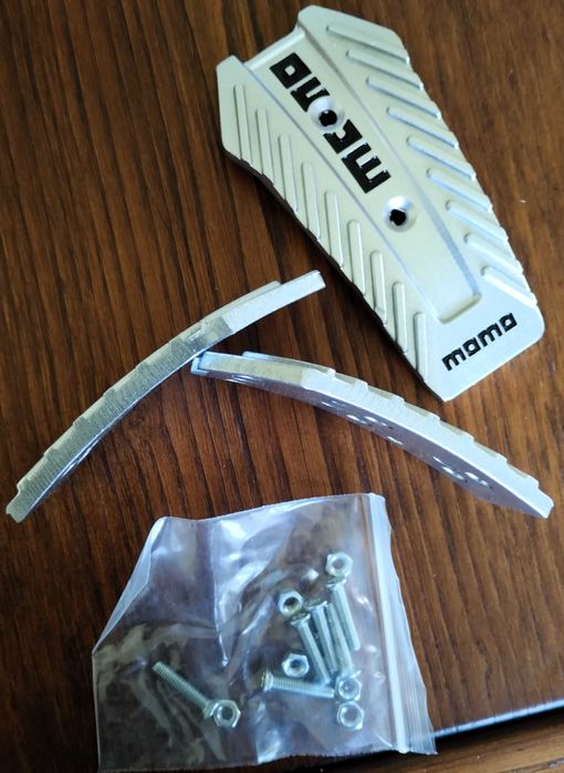 Pedais Aluminio MOMO Novos Embalagem Original