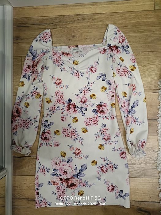 Sukienka w kwiaty pakuten