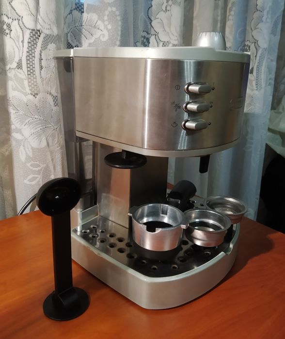 Кофеварка эспрессо рожковая
Delonghi EC330S