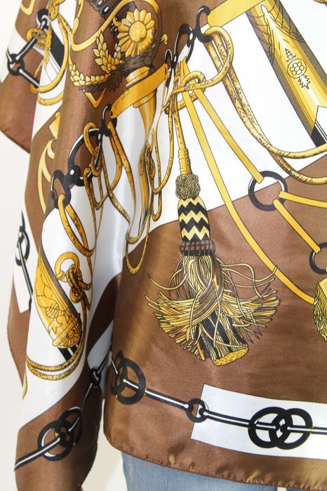 d5 Stylowa Satynowa Chusta Apaszka Klasyczny Wzór 88x89