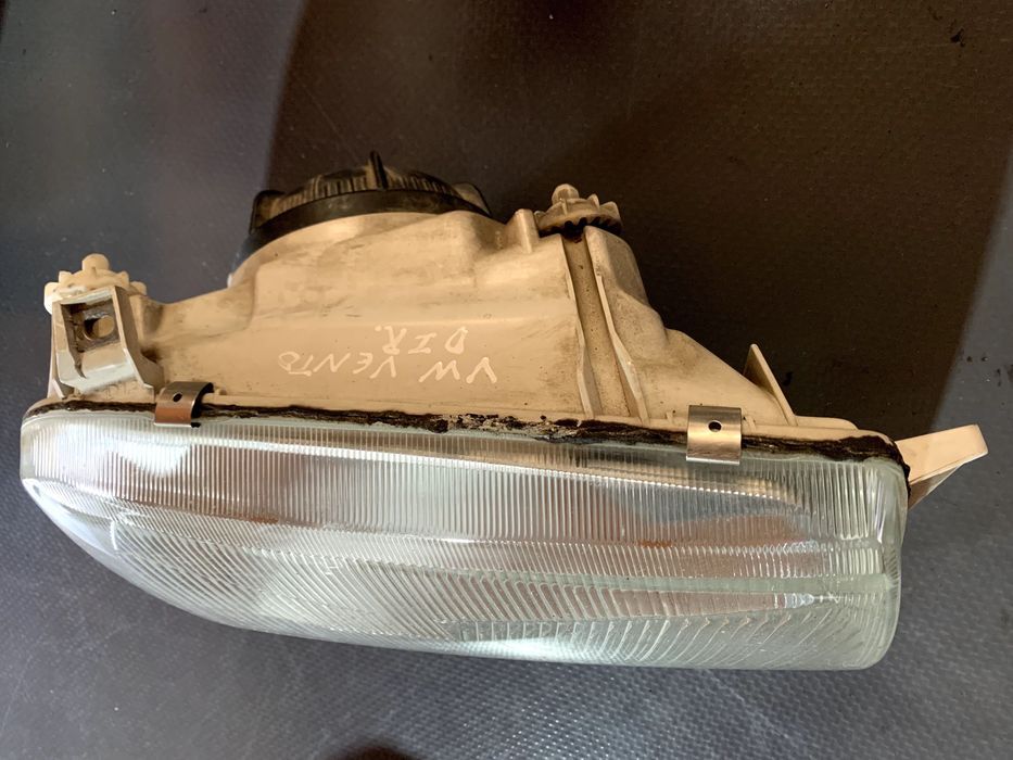 Farol Direito VW Vento