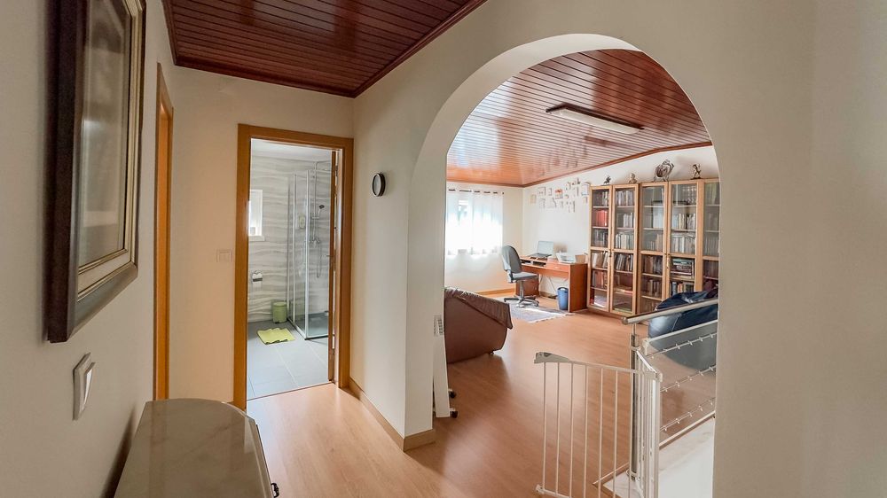 Moradia T6 Isolada Renovada, Boa Água - Qta Conde || 207m² área útil - Lote 528m²
