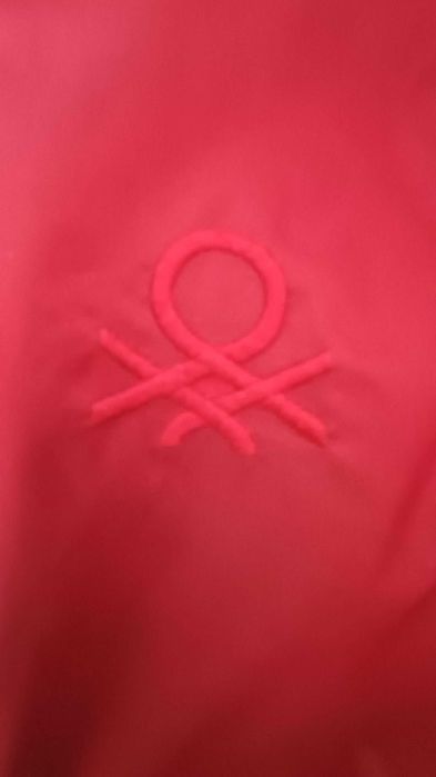 Casaco Vermelho com Capuz United Colors of Benetton – Forro Polar