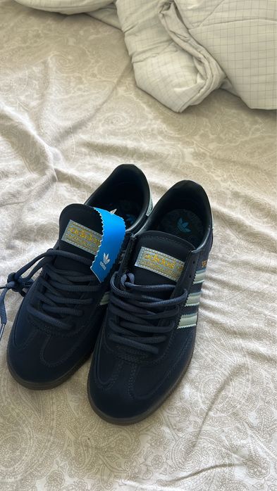 Adidas spezial.