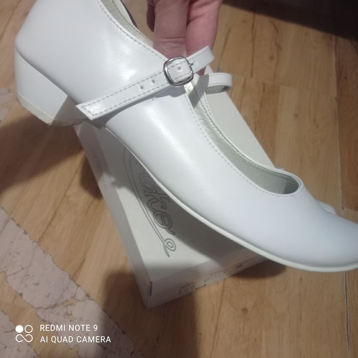 Buty, pantofle komunijne szeroka stopa rozm 38 jak nowe