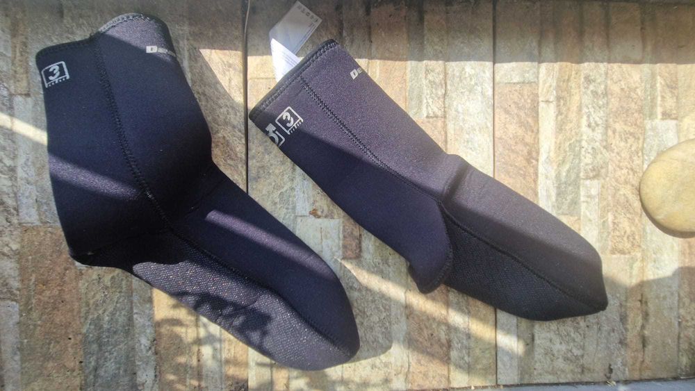 Meias de surf em neoprene Deeply - como novas