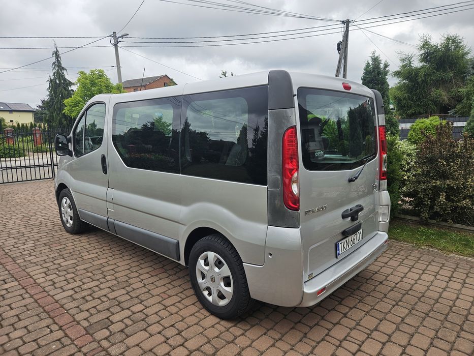 RenaultTrafic 9 osób