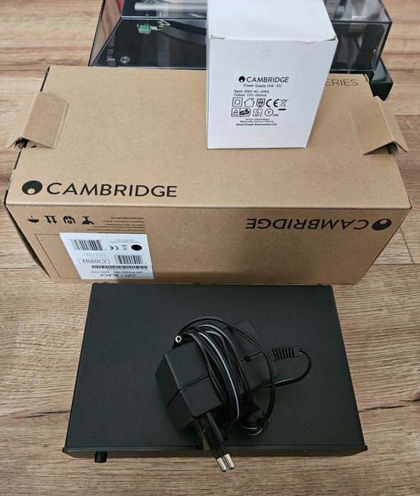 Gramofon Thorens TD 206 plus przedwzmacniacz Cambridge CP1