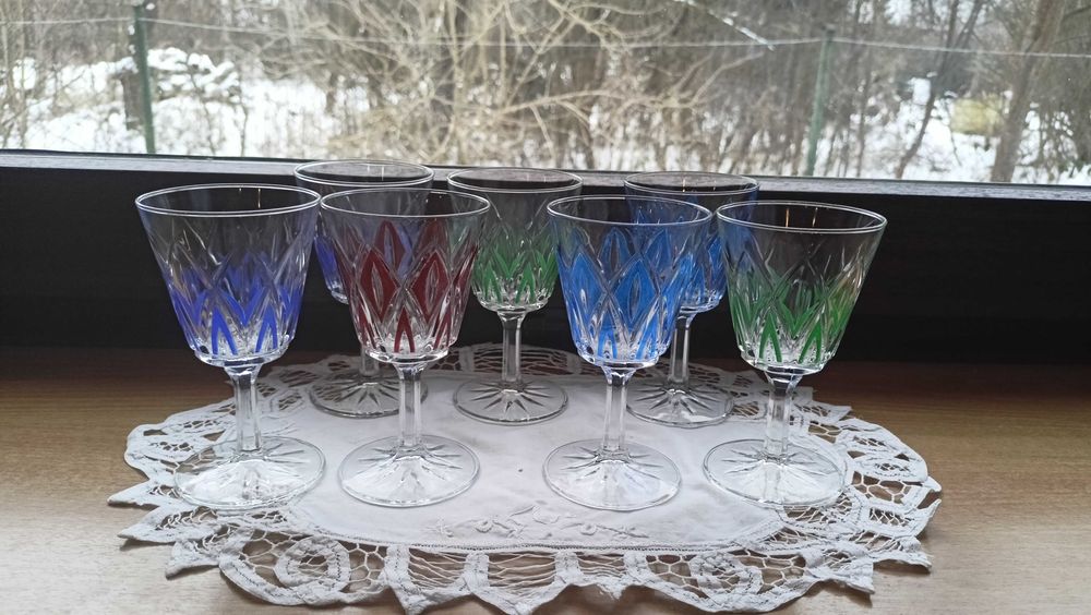Kieliszki do wina PRL kolorowe, komplet 7 x