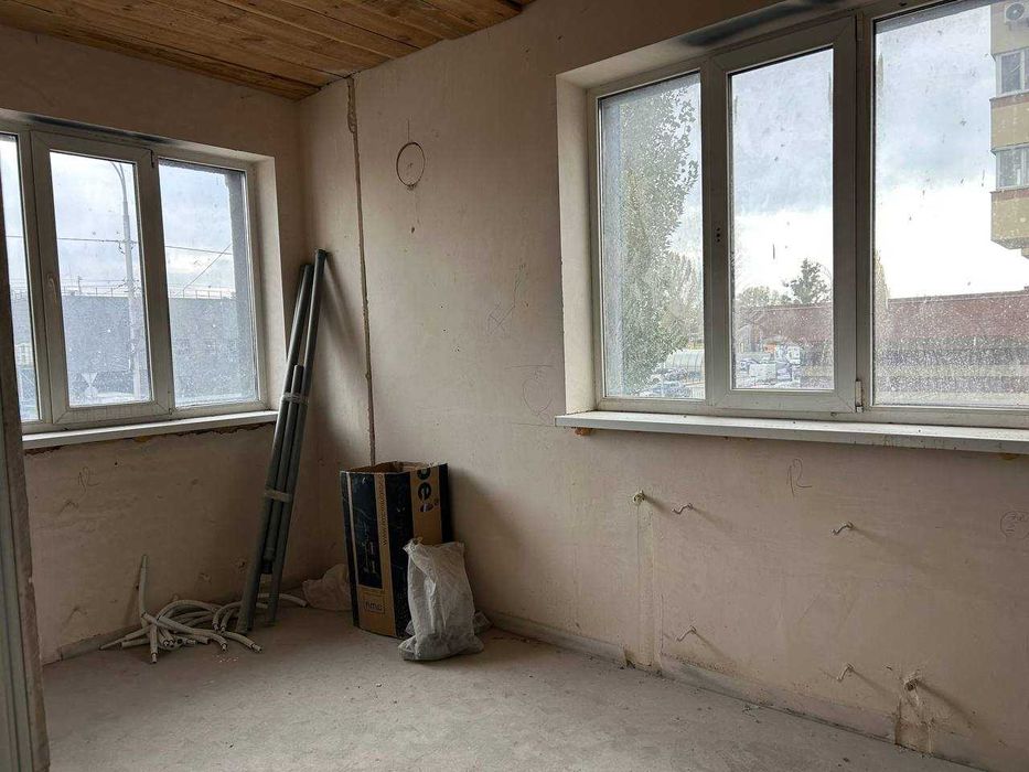 Продам фасадне приміщення 73 кв.м. вул. Набережна м. Вишгород