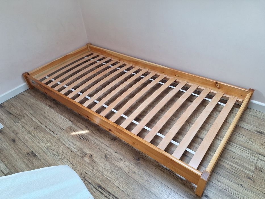 Łóżko 90x200 z materacem