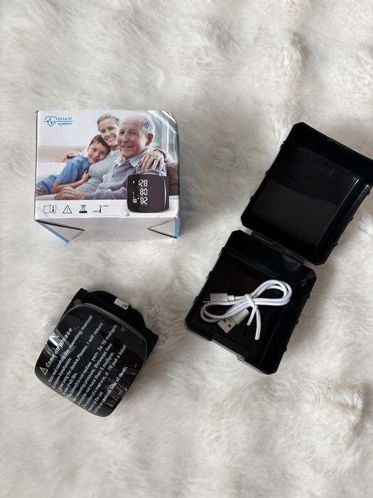 Nowy elektroniczny ciśnieniomierz nadgarstkowy na USB